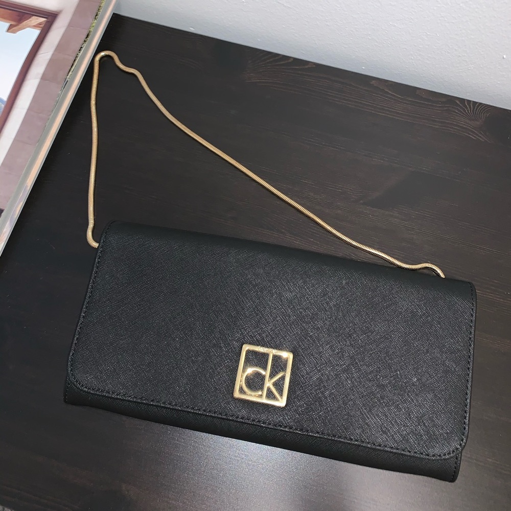 ✨  Beautiful Calvin Klein Clutch